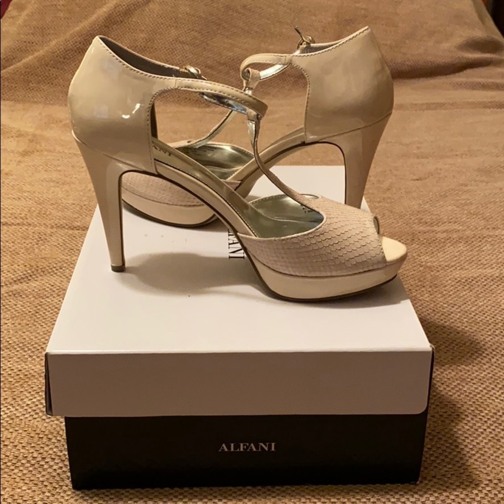 Women’s shoes
